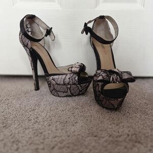 JustFab Black Lace Platform Peep-Toe Heels with Bow